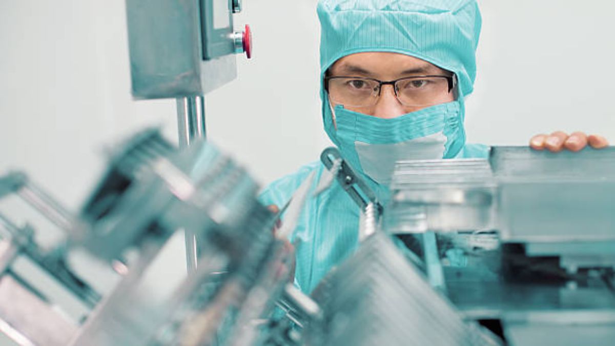 Industry 4.0 in Pharma Shaping the Future of Digital Manufacturing